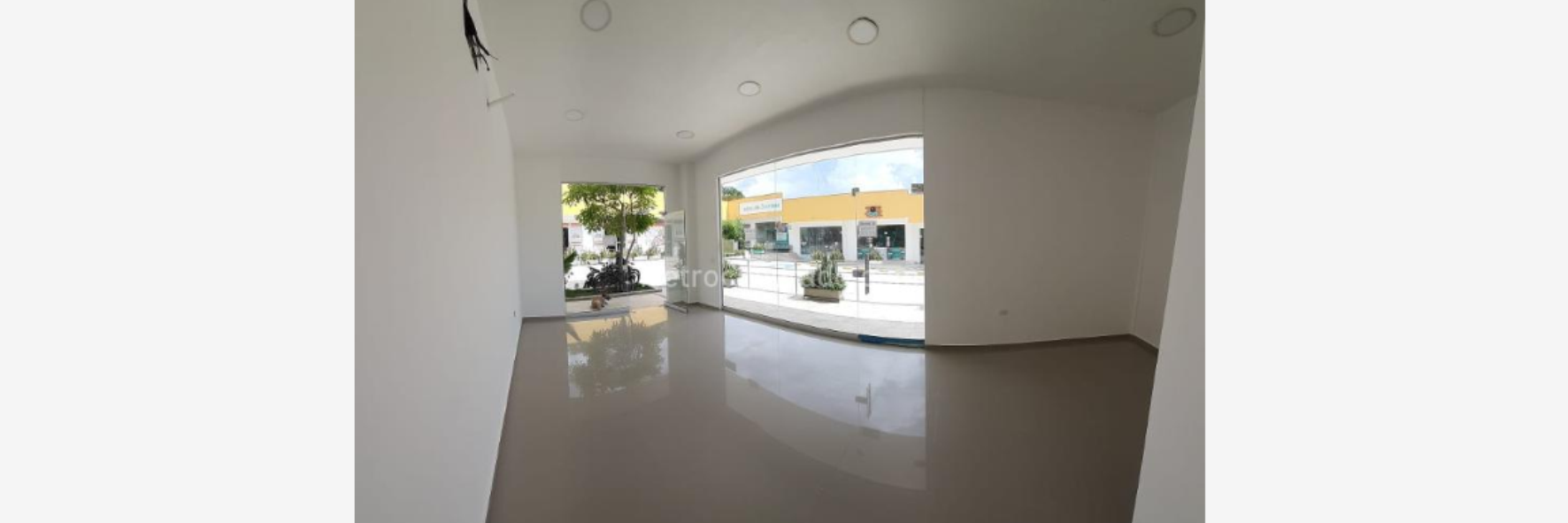 arriendo-local-banner-local-veinteyuno-minka-mall-corredor